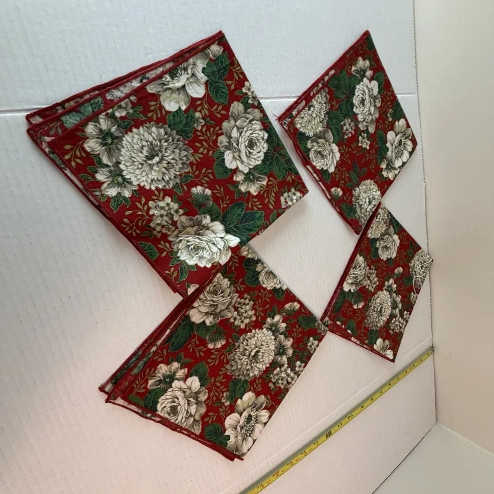 Vintage Red, Gold & White Floral Linen Cotton Napkins Set of 4 Cottagecore